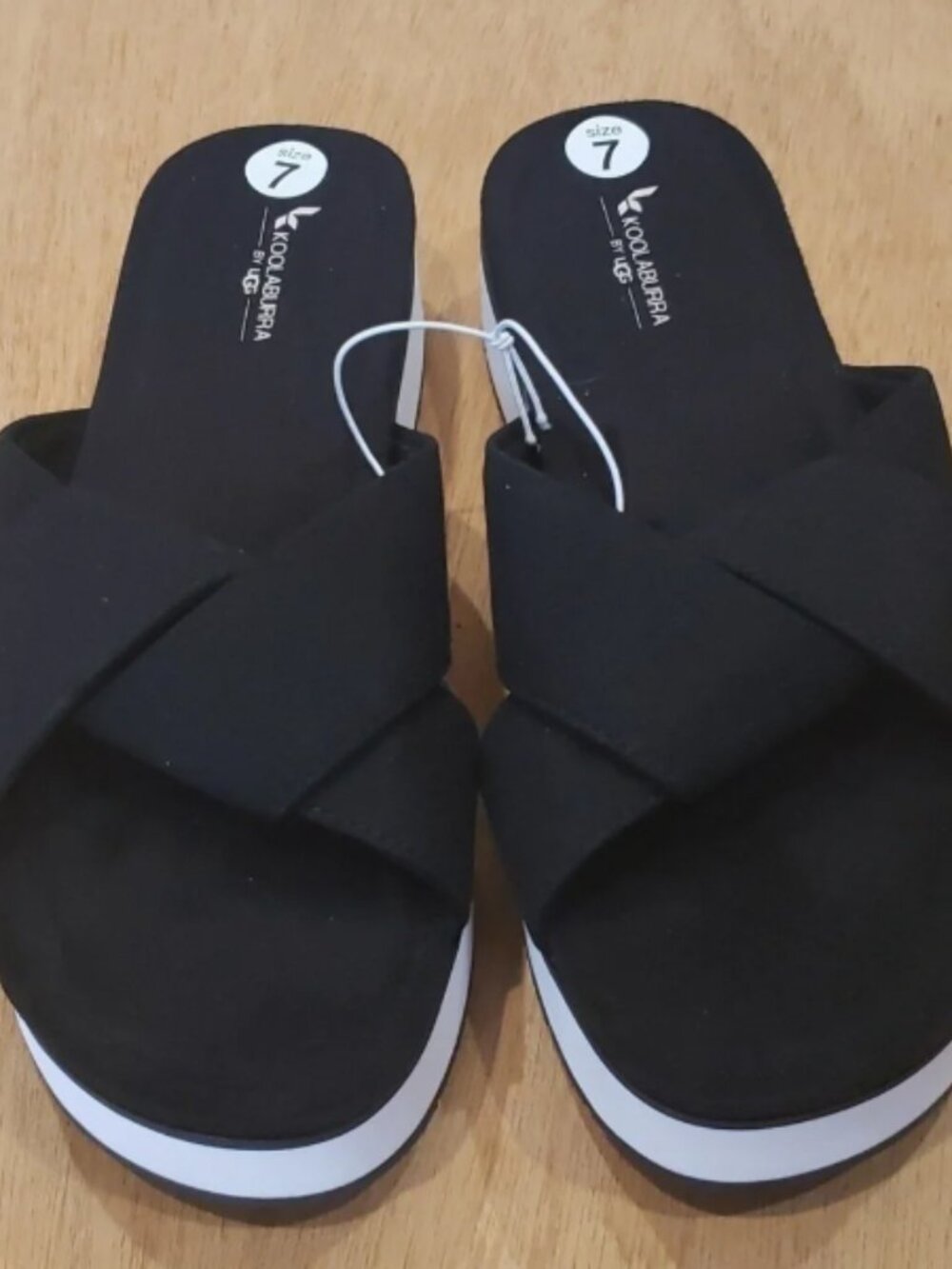 KOOLABURRA By Ugg Women's Carenza Flat Sandal Nwot